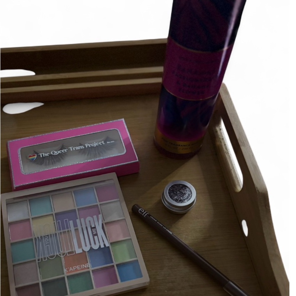 Makeup bundle - Picture 3 of 3